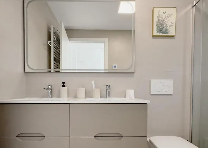 Saeta Tower Apartment